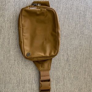 Lululemon Everywhere 2l Belt Bag